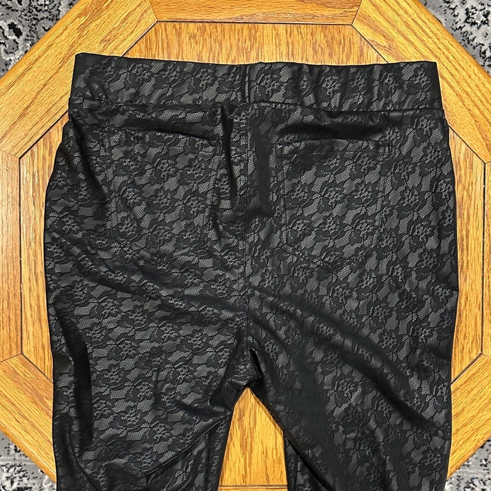 *TORRID* Black Lace Leggings NWT Size 0/Large/12 - Picture 7 of 12